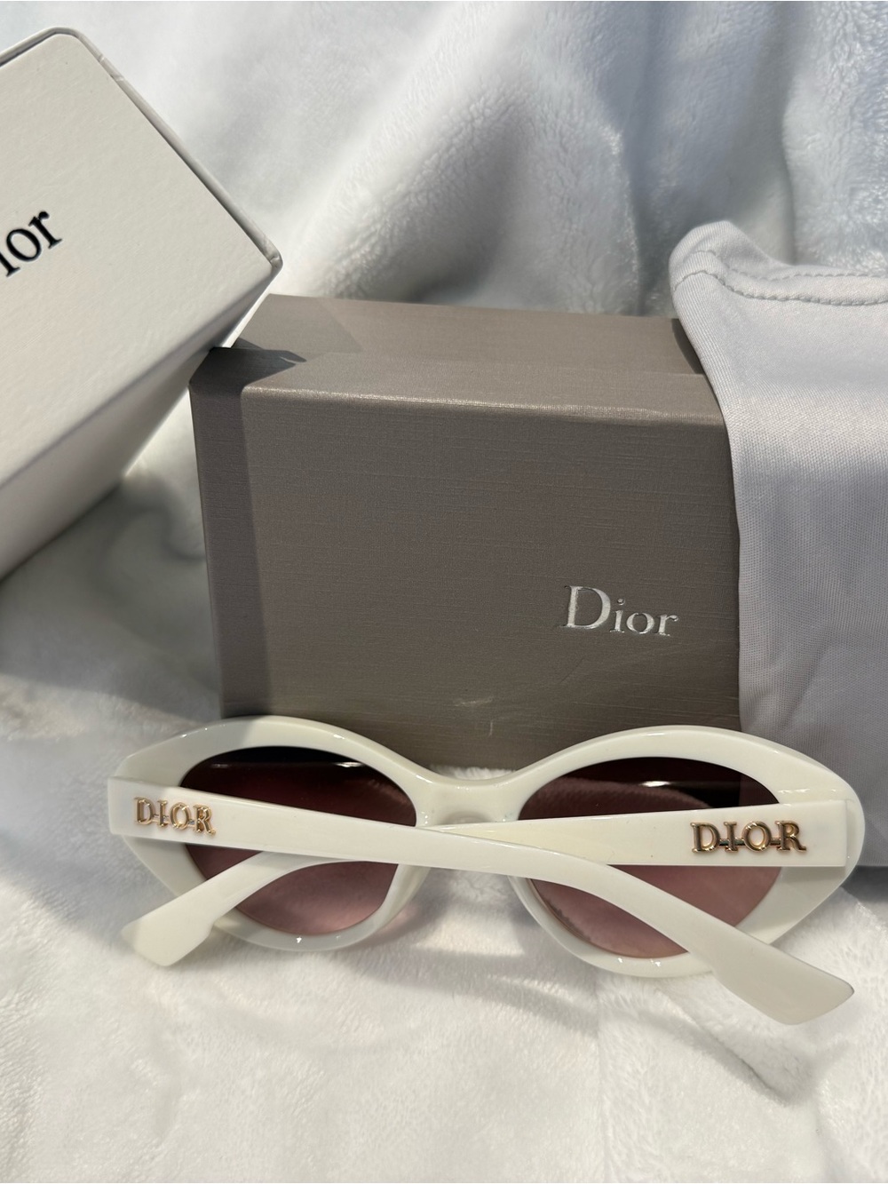 Dior White Cat-Eye Sunglasses with Pink Lenses - Picture 5 of 5
